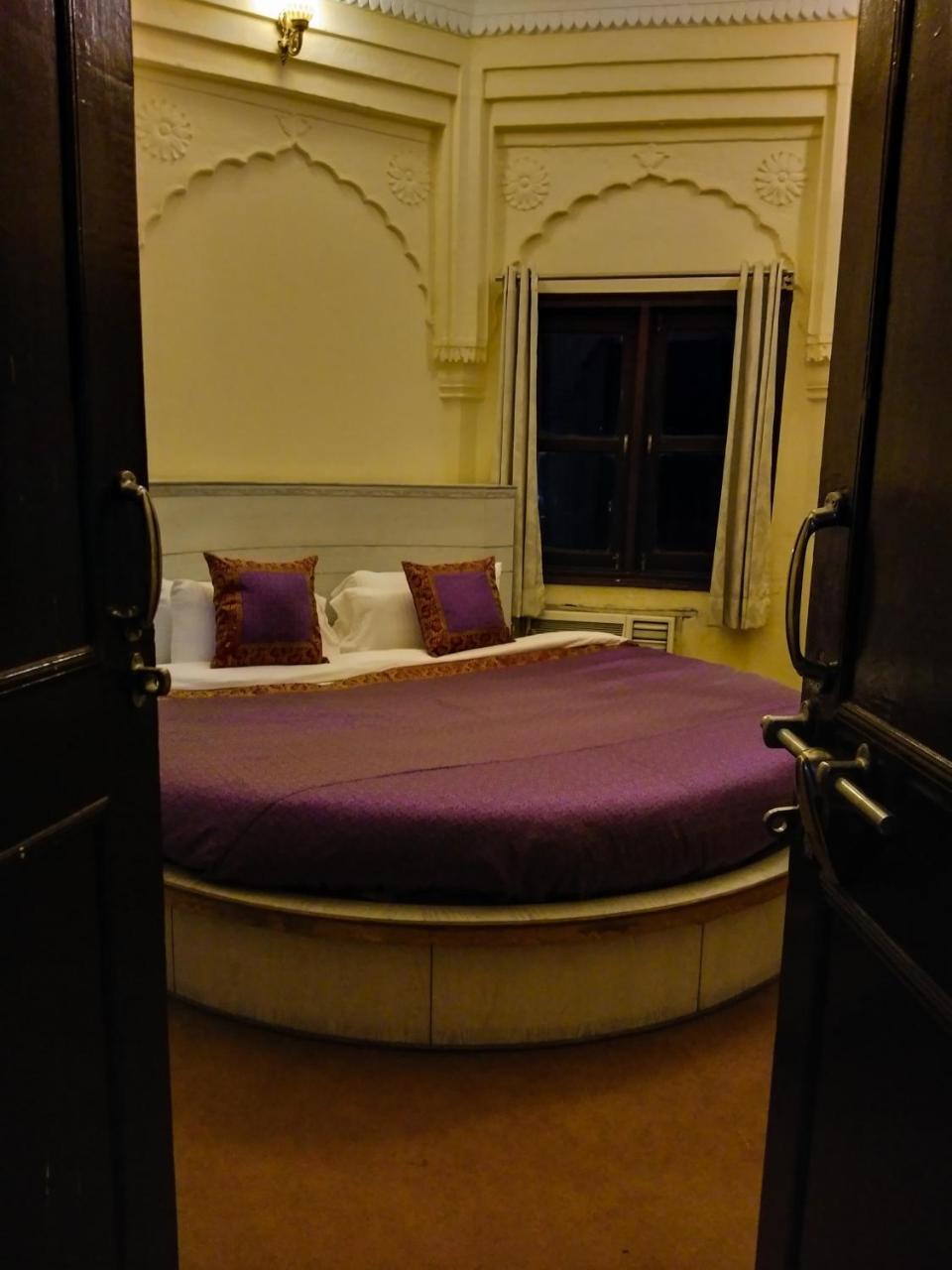 Dwivedi Hotels Hotel Elena Benares Buitenkant foto