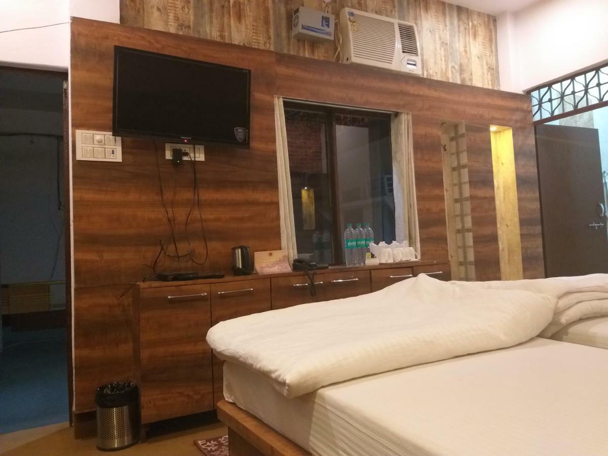 Dwivedi Hotels Hotel Elena Benares Buitenkant foto